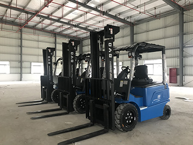 感謝蔡總的大力支持，再次購(gòu)買(mǎi)3+1臺(tái)比亞迪叉車(chē)，祝：生意興隆！